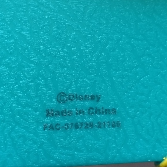 Disney Parks Ariel storybook playset in a book comes with Sebastian - Picture 5 of 16